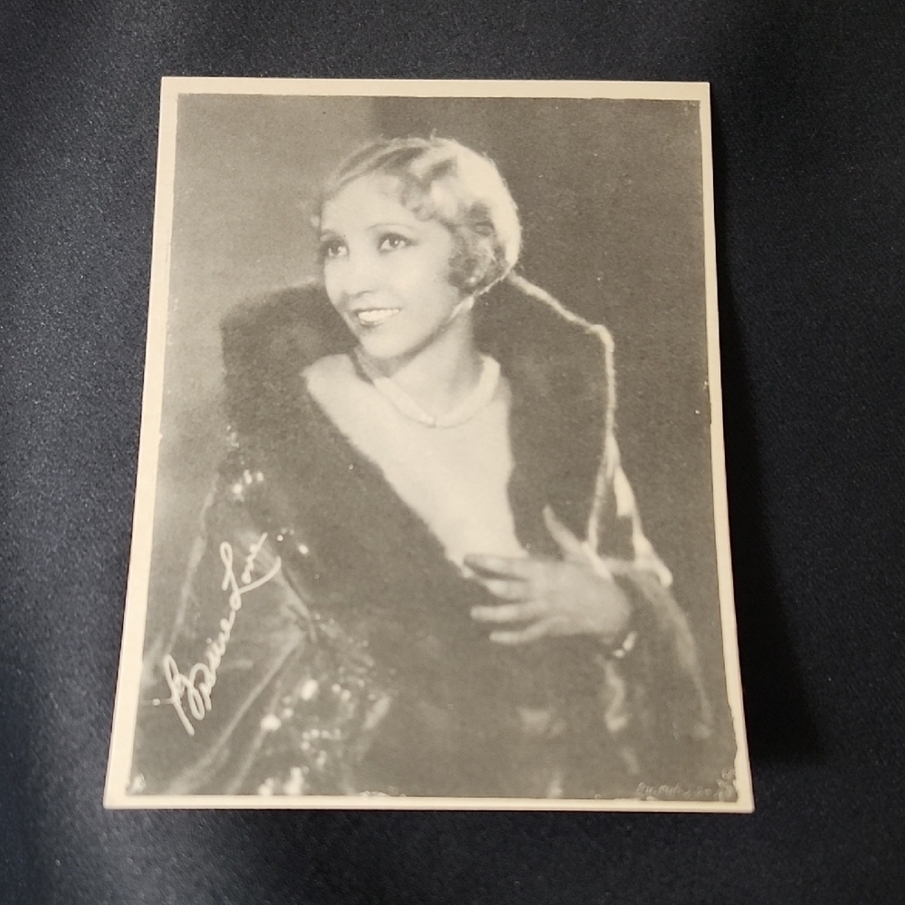 VINTAGE AUTOGRAPHED BESSIE LOVE PHOTO CARD